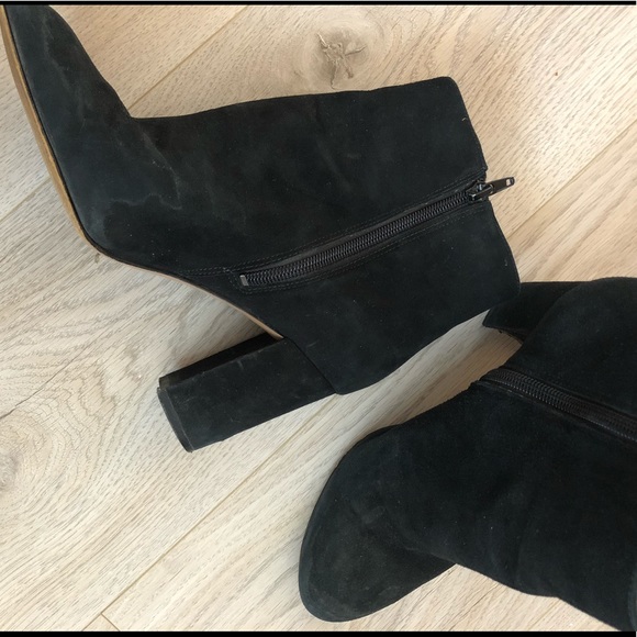 Black nine west suede booties - Picture 3 of 4